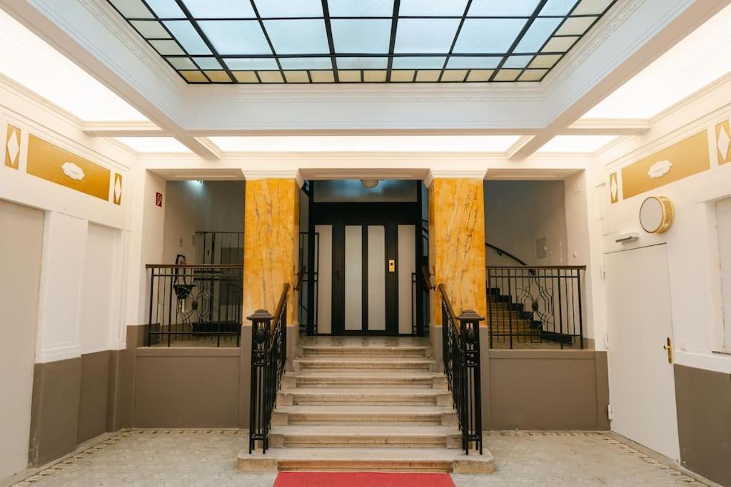 Classy In Josefstadt Perfect For 4-6 Appartement *