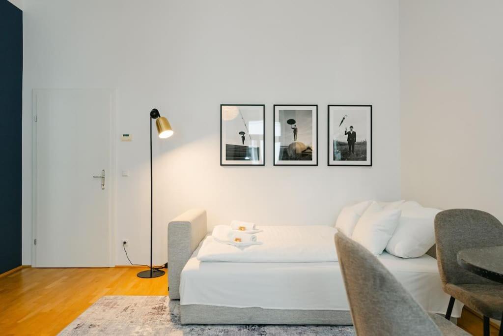 Appartement Classy In Josefstadt Perfect For 4-6 Wenen