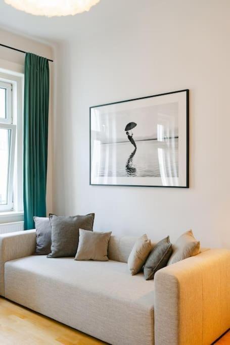 Appartement Classy In Josefstadt Perfect For 4-6 Wenen